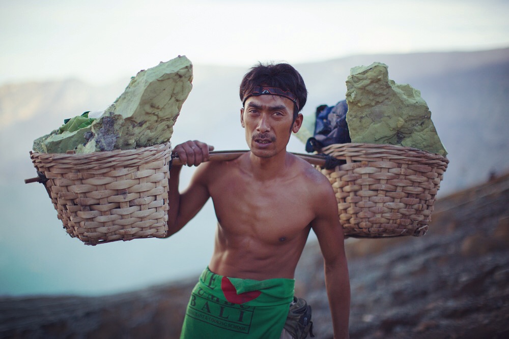 michele catena photography portrait indonesia ijen sulfur mine